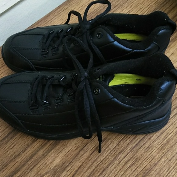 SafeTrax shoes - Picture 4 of 4